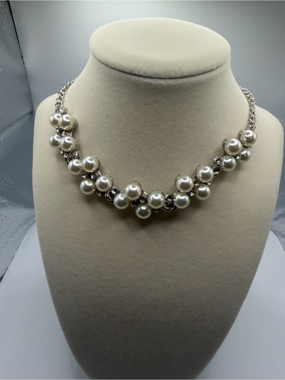 Pearl Cluster Necklace - White Pearls on Silver Chain - Picture 1 of 2